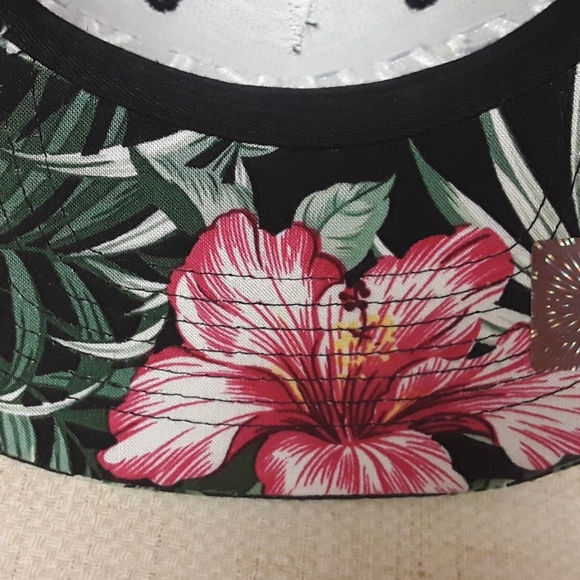 Brooklyn Hat Snapback Embroidered Hawaiian Carbon - Picture 4 of 6